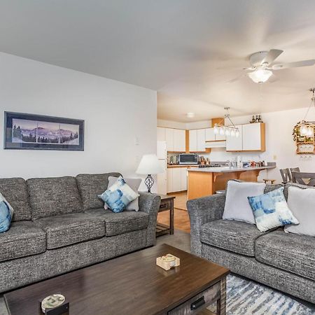 Walk To Downtown * 6 Guests * Pets * A/C! * No Stairs! Daire Leavenworth Dış mekan fotoğraf
